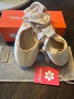 Women’s Virtisse Apogee Soft Shank pointe shoe